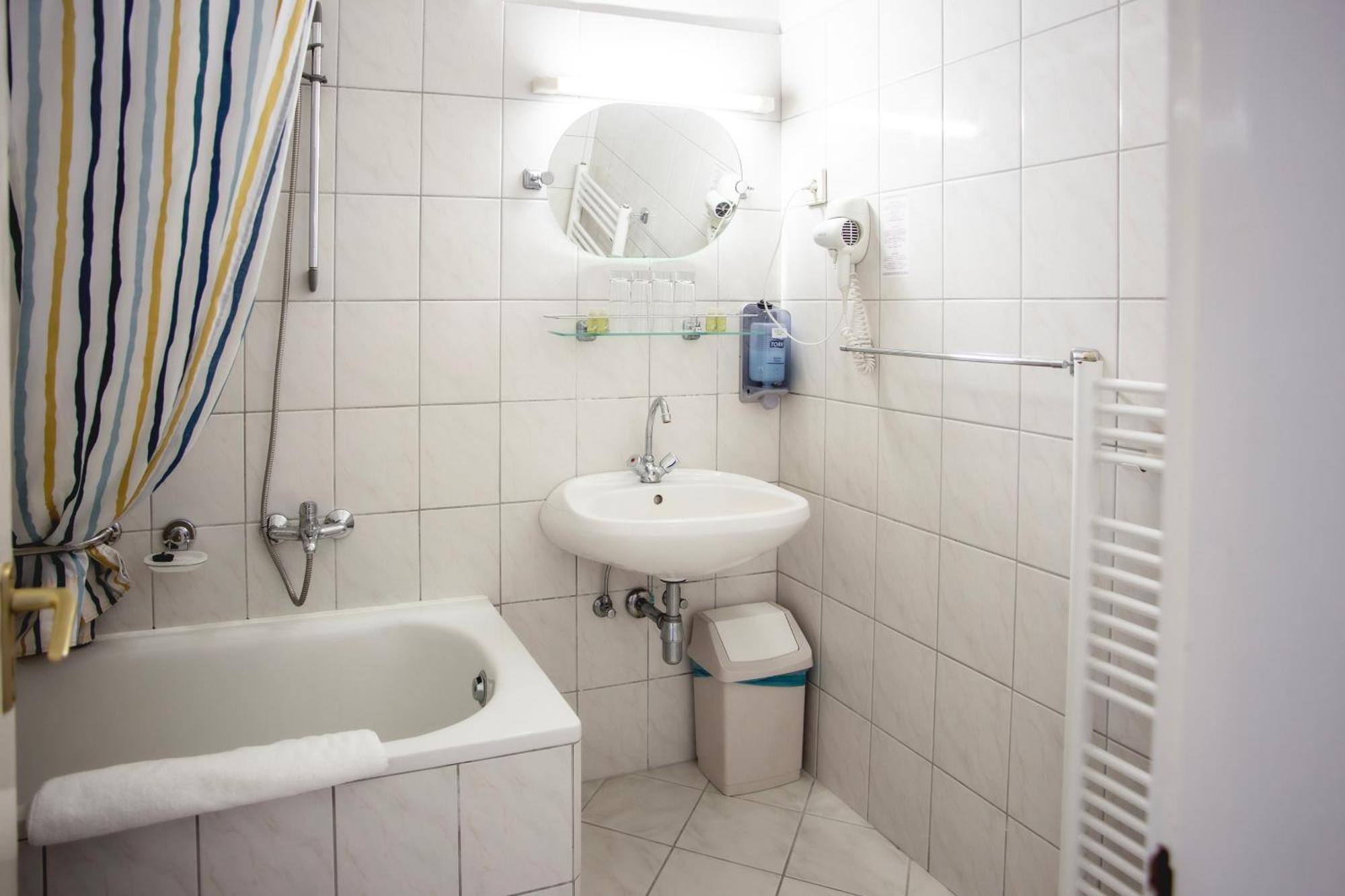 Hotel Kapos Kaposvár Extérieur photo