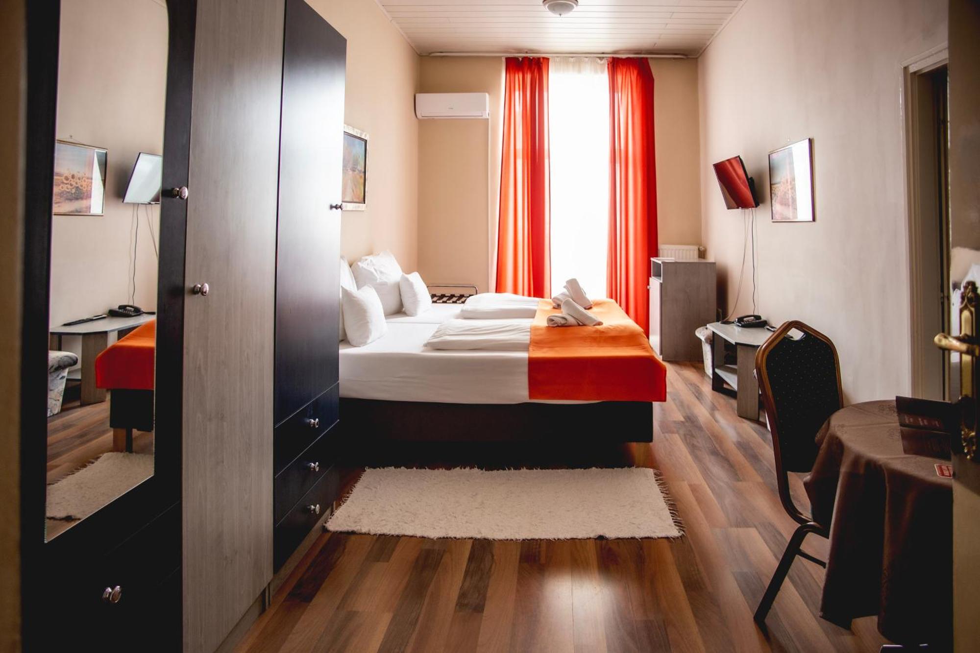 Hotel Kapos Kaposvár Extérieur photo