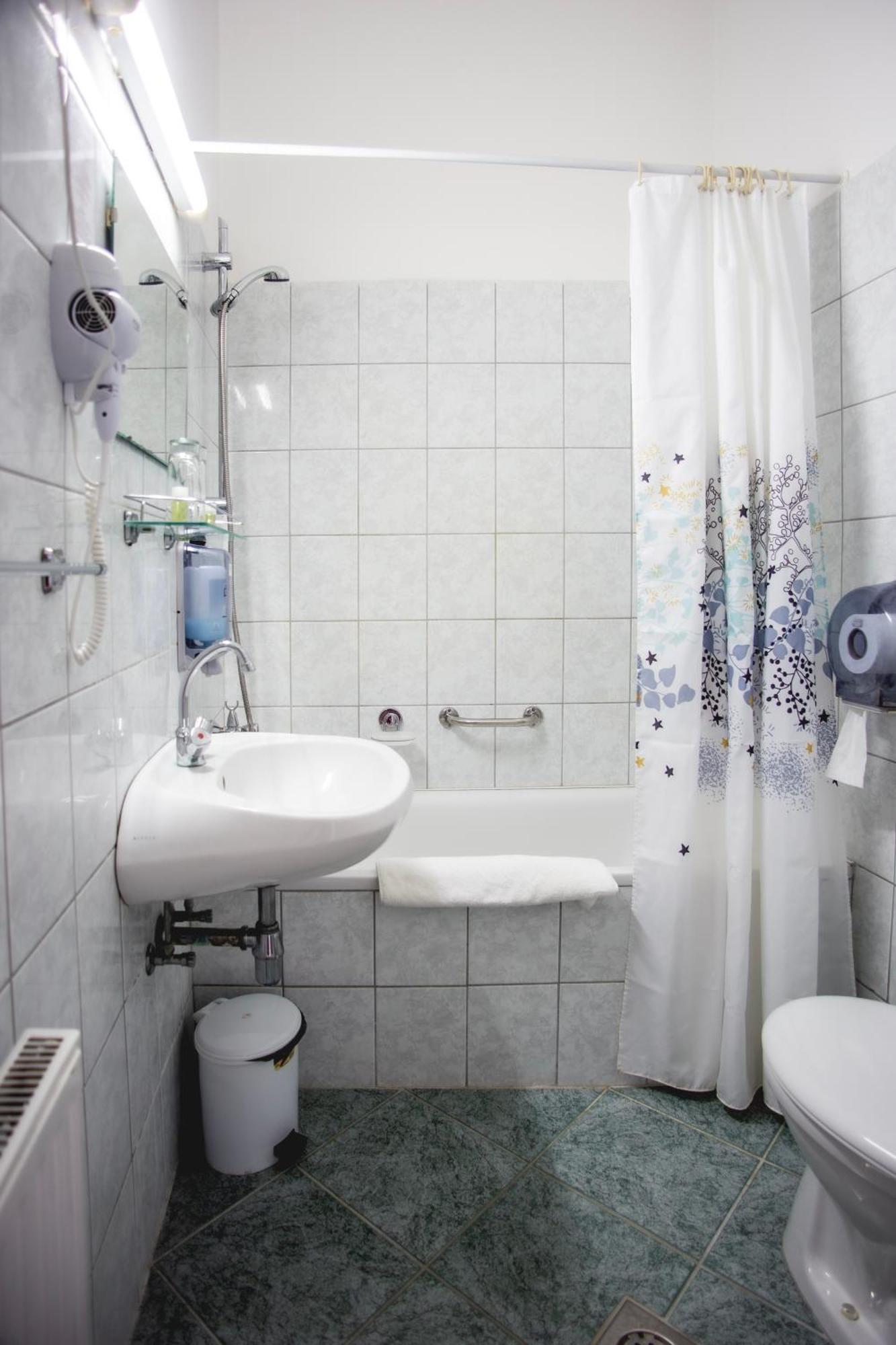 Hotel Kapos Kaposvár Extérieur photo