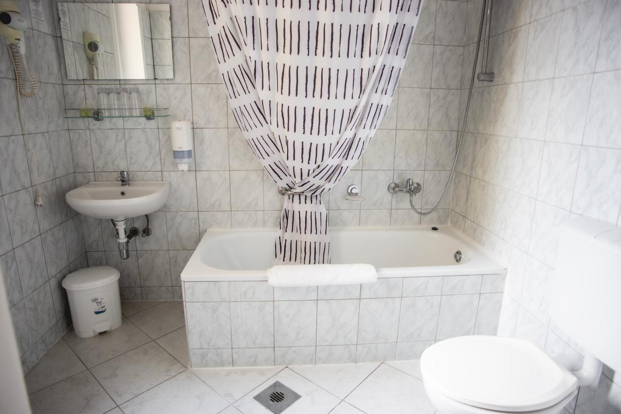 Hotel Kapos Kaposvár Extérieur photo